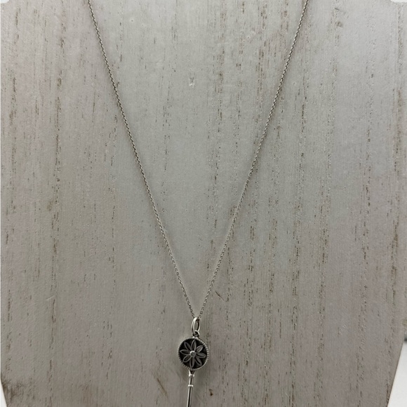 Tiffany & Co. 9.25 S. Silver Daisy Key Pendant With Diamond Necklace - Picture 2 of 9